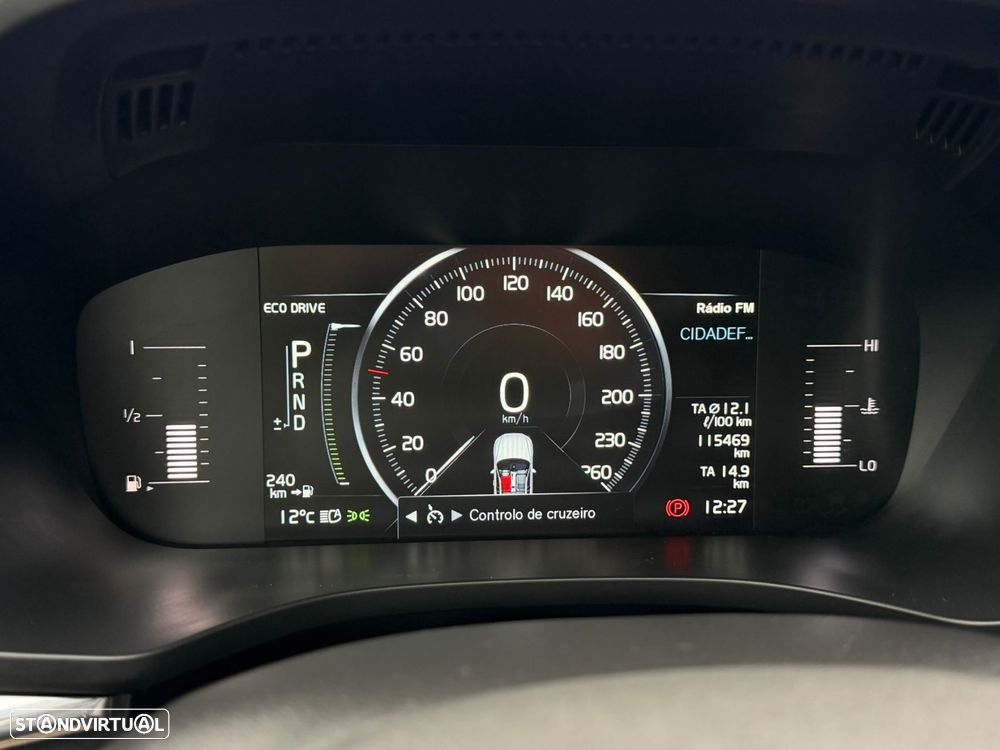 Volvo XC 60 2.0 D4 Momentum Geartronic - 26