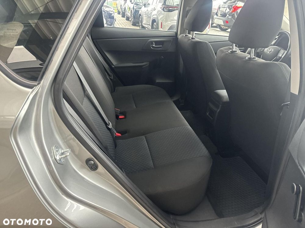 Toyota Auris - 13