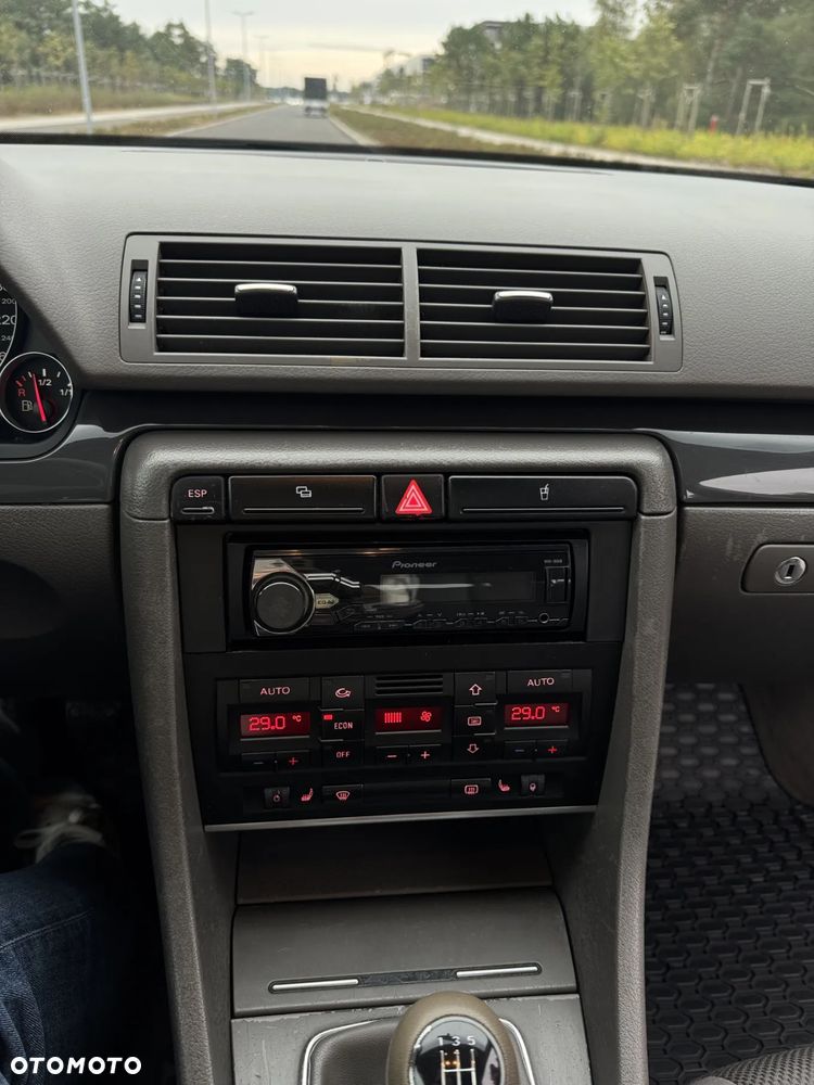 Audi A4 - 24