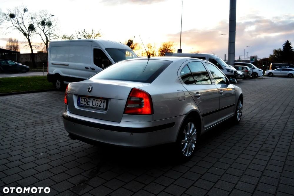 Skoda Octavia 2.0 TDI DPF DSG Laurin & Klement - 2