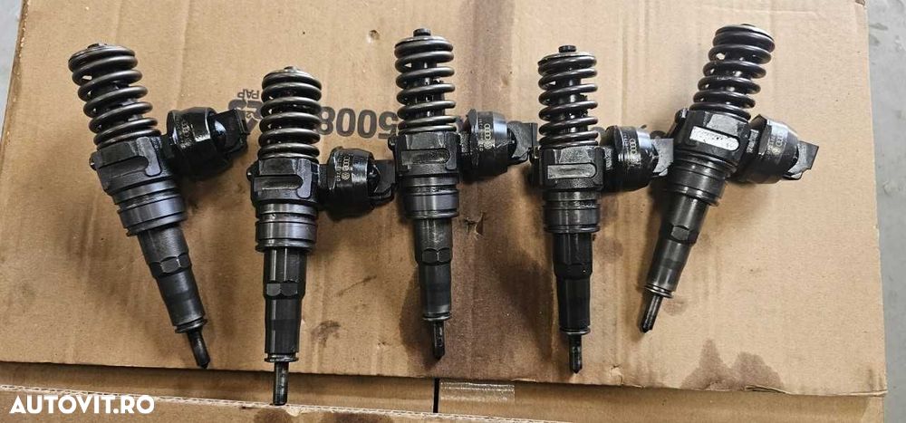 Injectoare Vw Touareg 7L / Transporter T5 2.5 TDI AXD / BPE / BNZ 2005 / 2006 2007