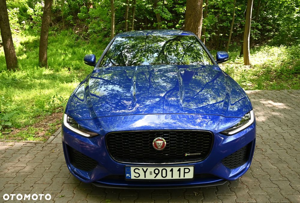 Jaguar XE - 4