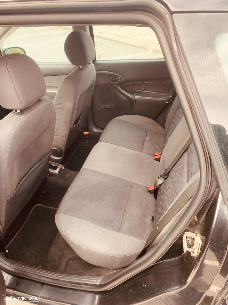 Ford Focus SW 1.4 Ambiente - 8