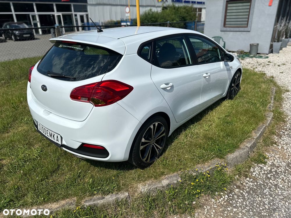 Kia Ceed - 12