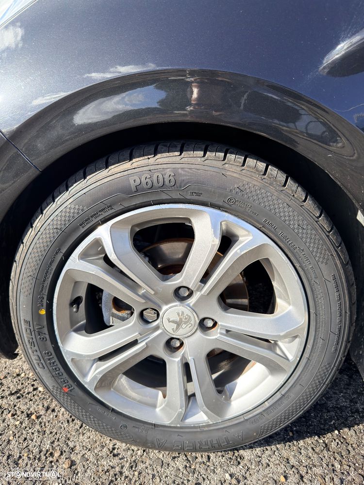 Peugeot 208 1.6 e-HDi Allure 95g - 18