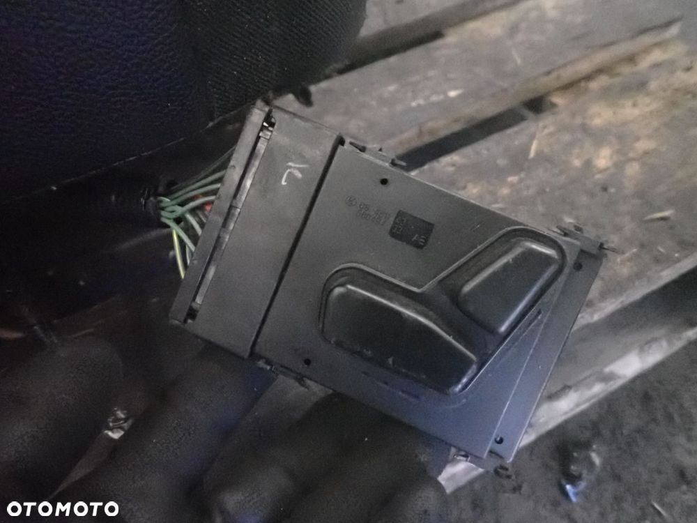 FOTEL PASAŻERA CHRYSLER GRAND VOYAGER V 2.8 - 3