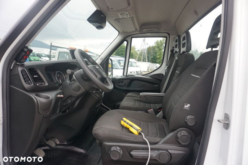 Iveco 35C16 HDS żuraw wywrotka - 9