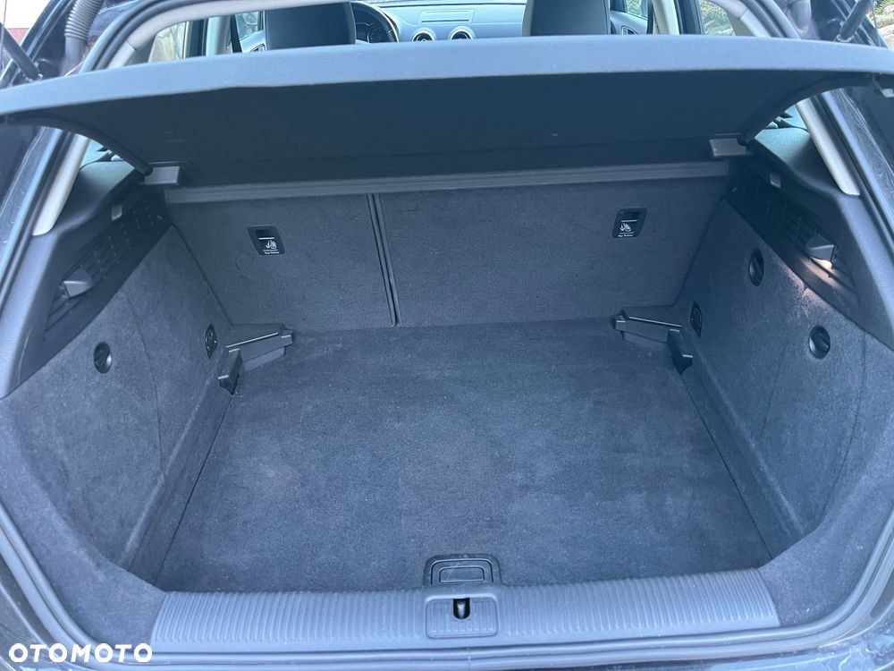 Audi A3 Sportback 1.4 TFSI Ambiente - 18