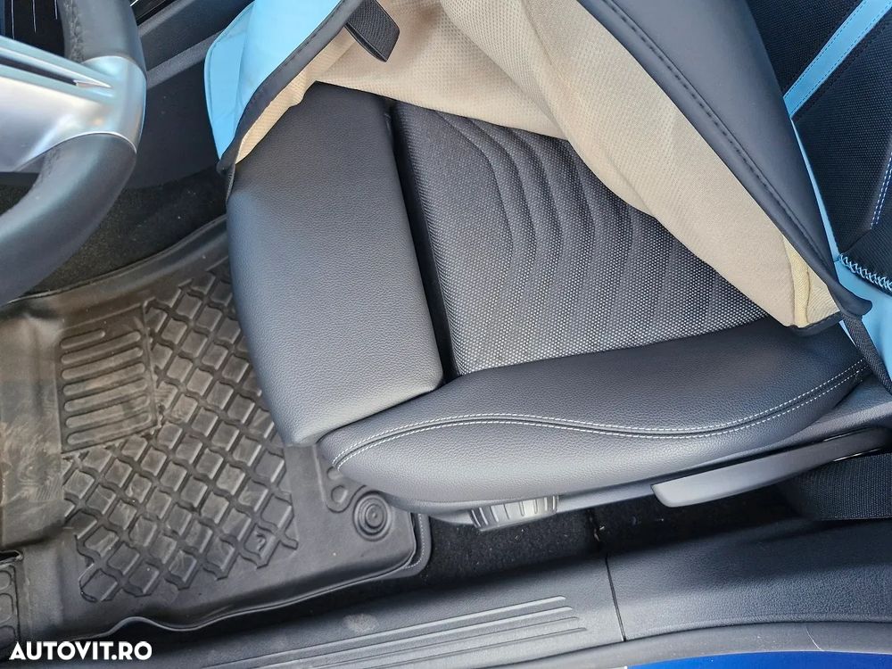 Mercedes-Benz A 200 MHEV 7G-DCT Sedan - 5