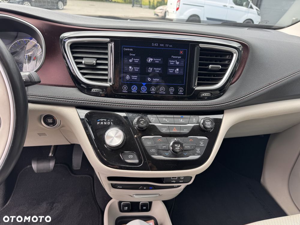 Chrysler Pacifica - 14