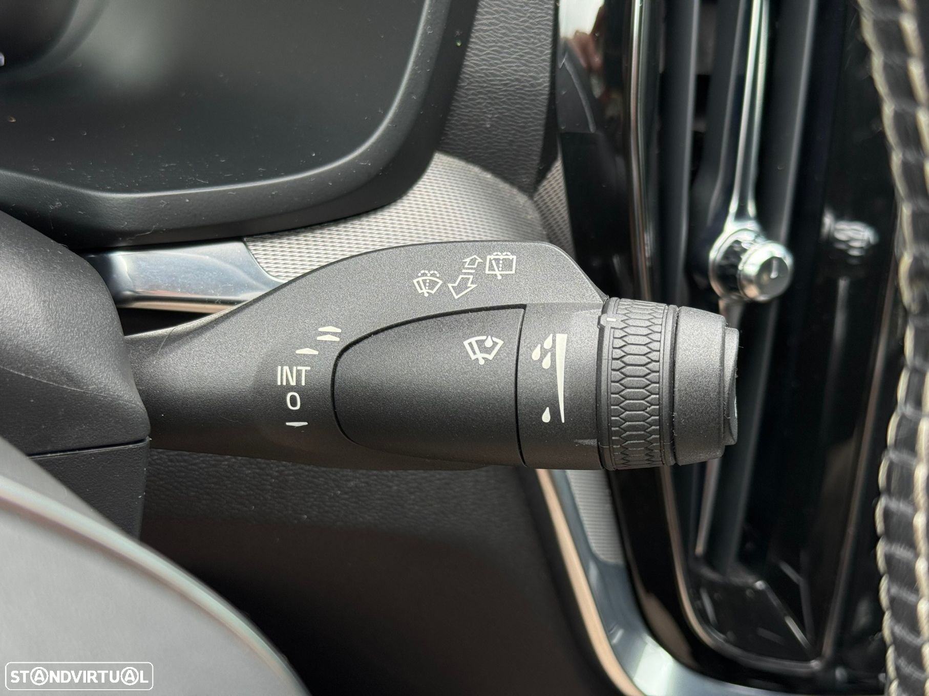 Volvo V60 2.0 D3 R-Design Geartronic - 33