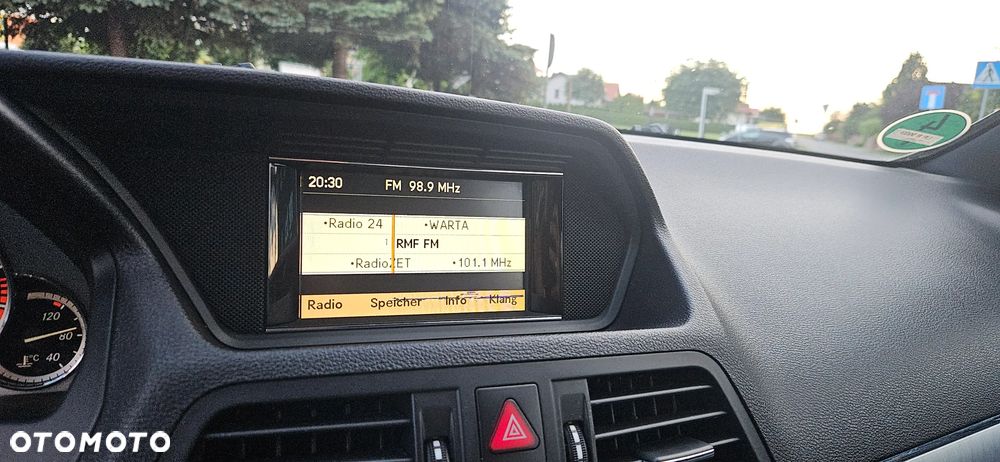 Mercedes-Benz Klasa E 200 CGI BlueEFFICIENCY Automatik Avantgarde - 37