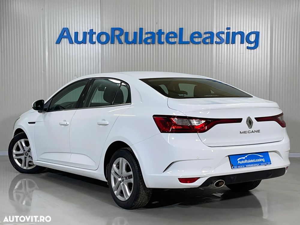 Renault Megane TCe EDC Zen - 4