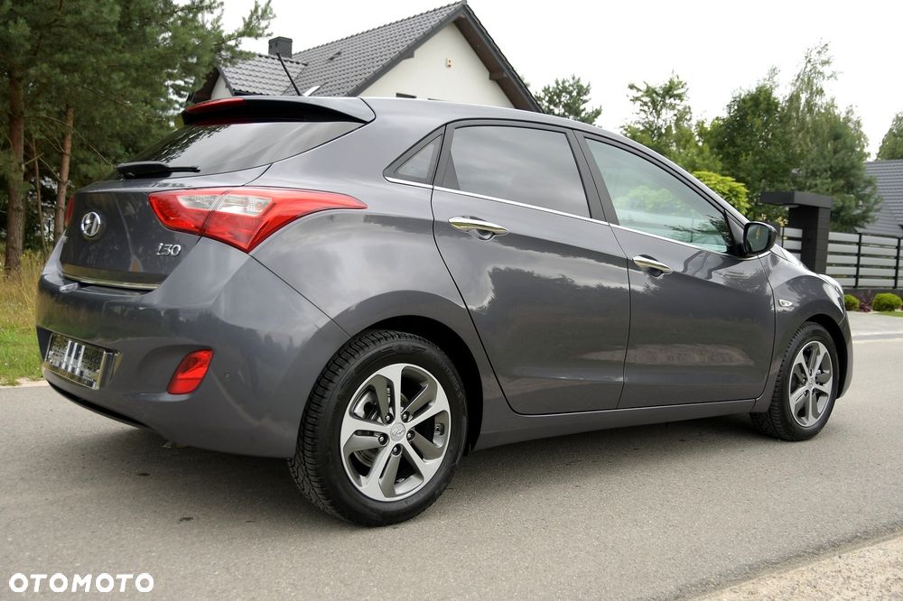Hyundai i30 blue 1.6 GDI DCT Premium - 28