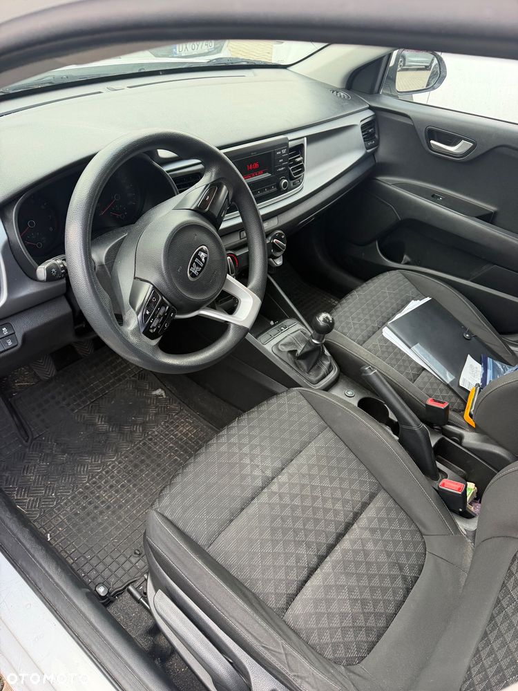 Kia Rio - 5