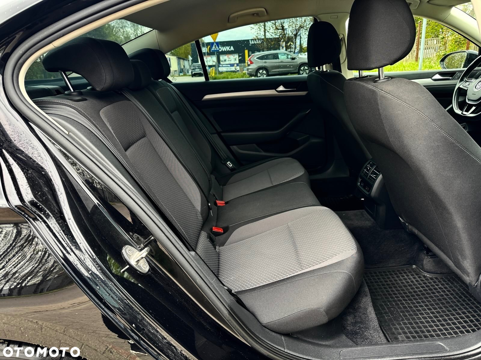 Volkswagen Passat 2.0 TDI SCR Comfortline - 21