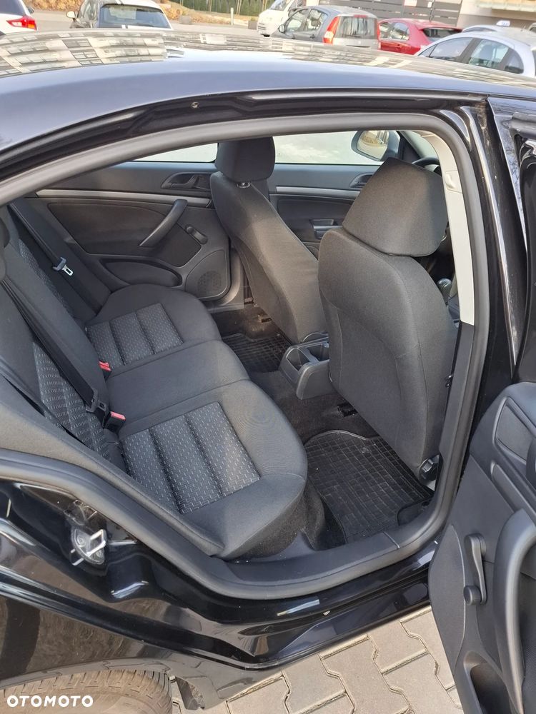 Skoda Octavia 1.6 - 12