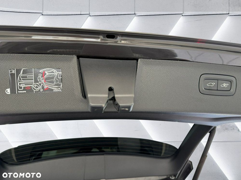 Volvo XC 90 T8 AWD Plug-In Hybrid Core Bright 7os - 16