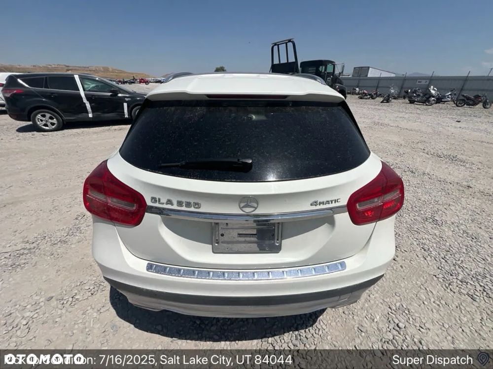 Mercedes-Benz GLA 250 4-Matic - 15