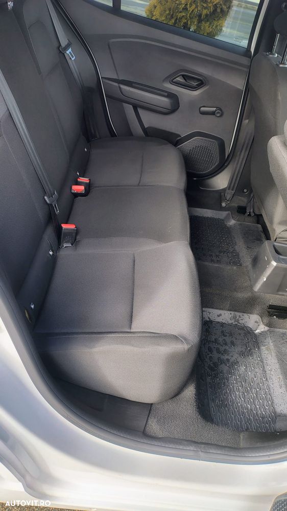 Dacia Logan TCe 90 Essential - 8