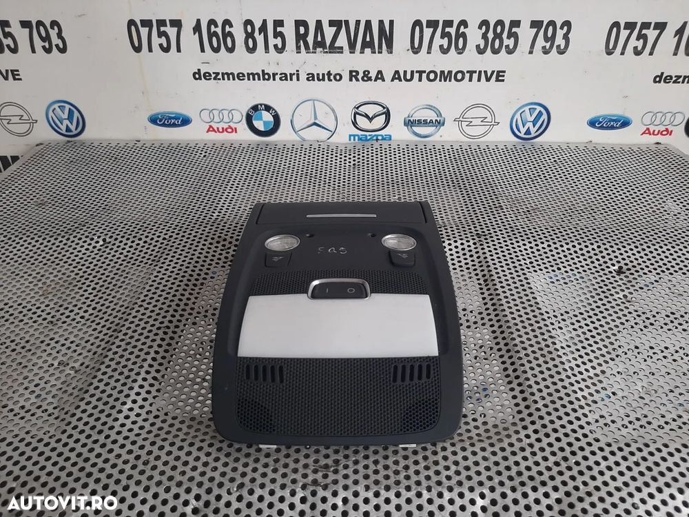 Plafoniera Audi Q5 SQ5 8TBF 8K - Dezmembrari Arad - 1