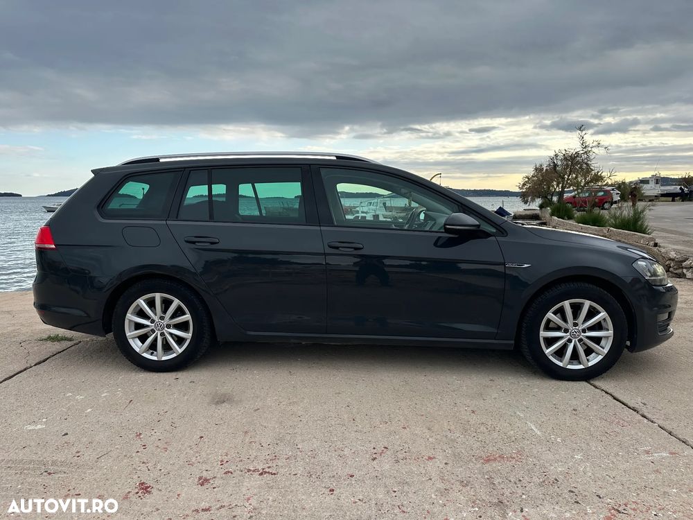Volkswagen Golf - 6