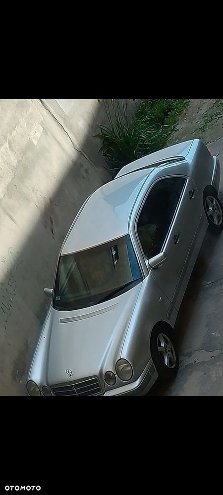 Mercedes-Benz Klasa E - 1