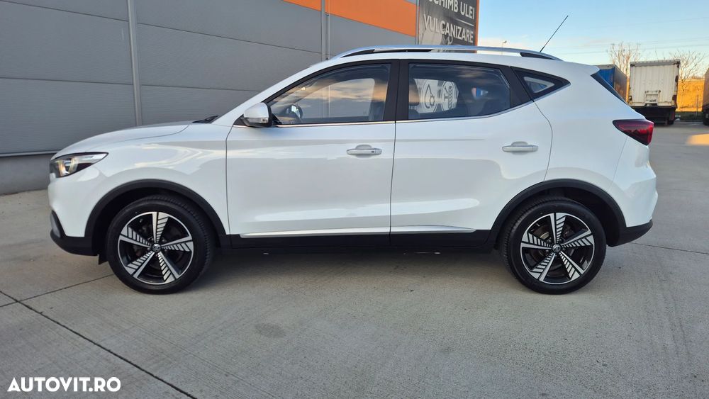 MG ZS EV Luxury - 37