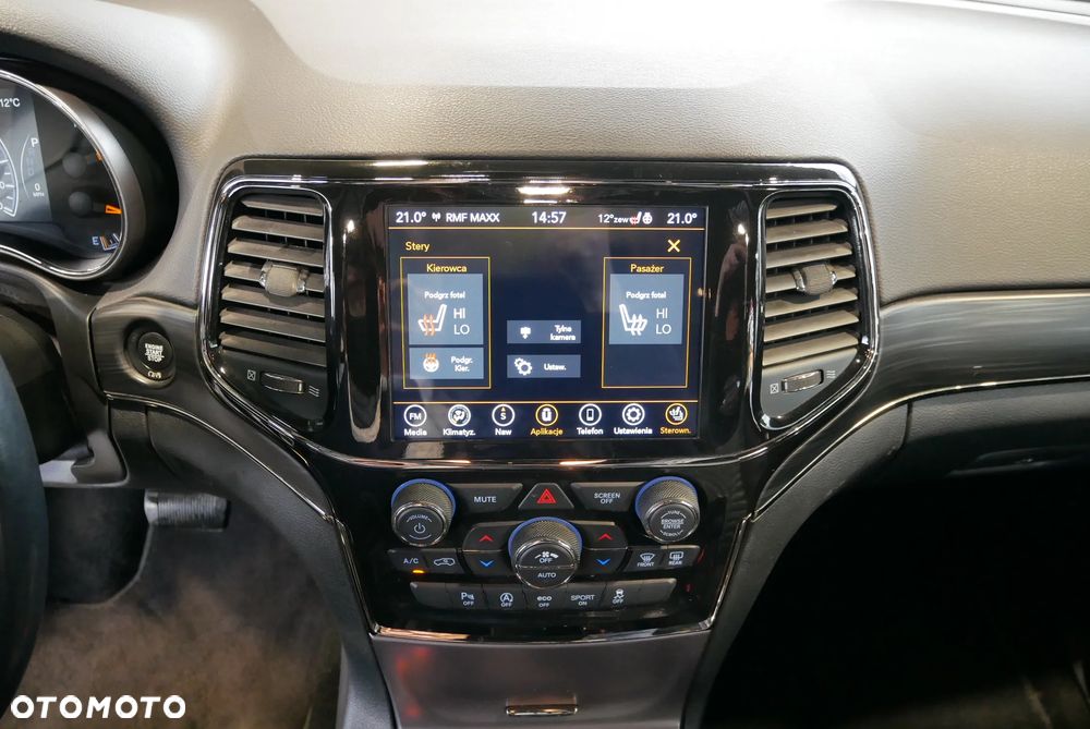 Jeep Grand Cherokee - 26