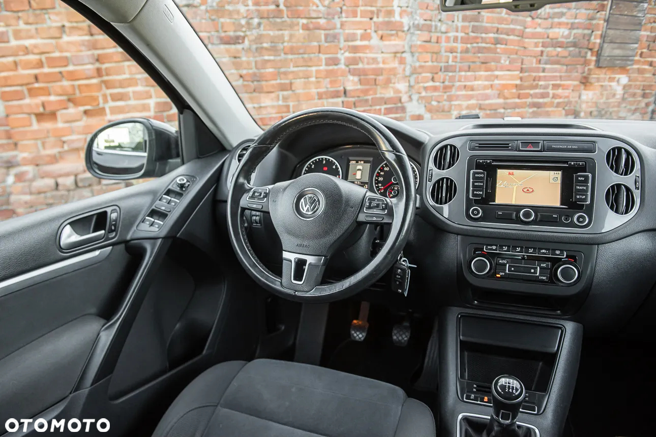 Volkswagen Tiguan 2.0 TDI DPF BlueMotion Technology Sport & Style - 24