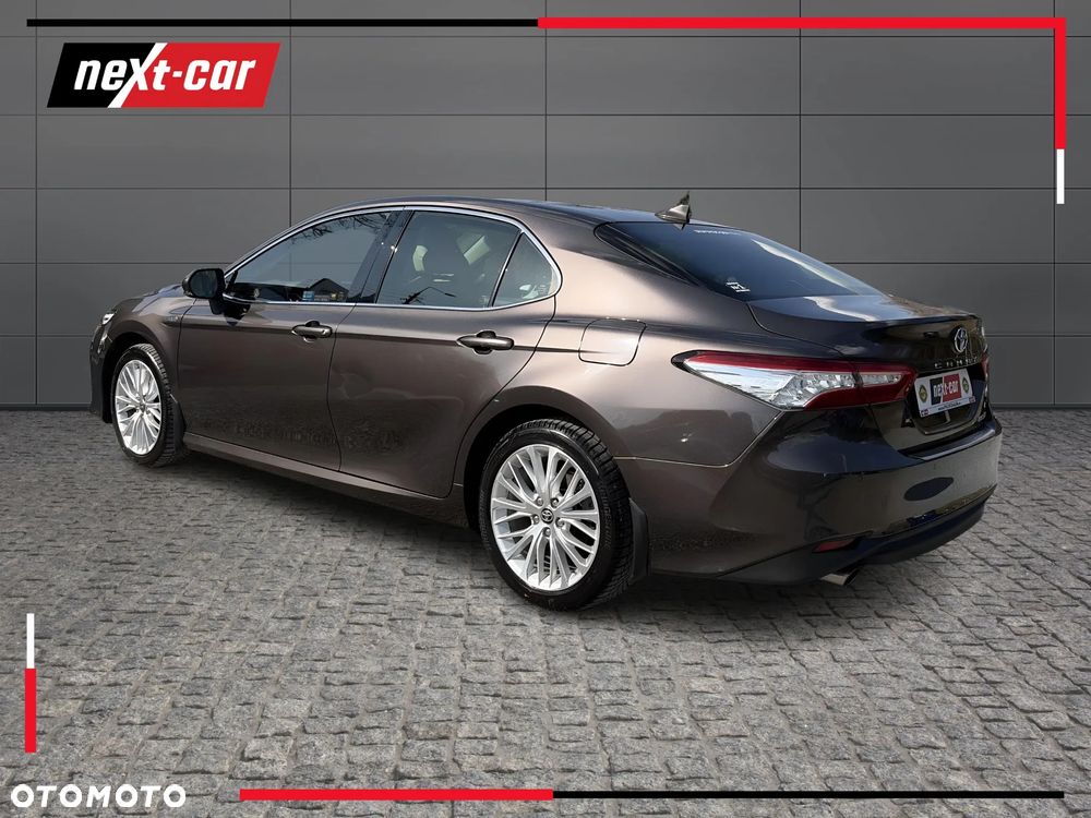 Toyota Camry 2.5 Hybrid Executive CVT - 3