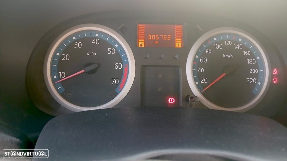 Renault Clio 1.2 16V Confort - 10