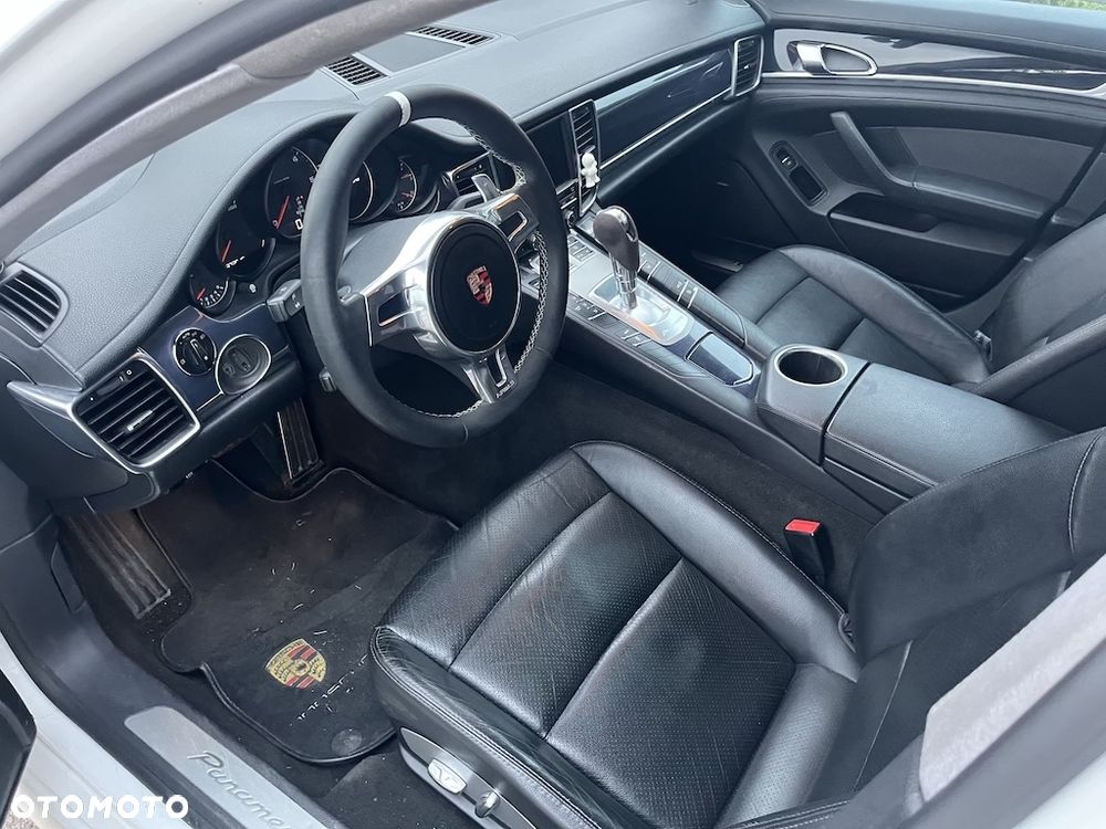 Porsche Panamera Edition - 8