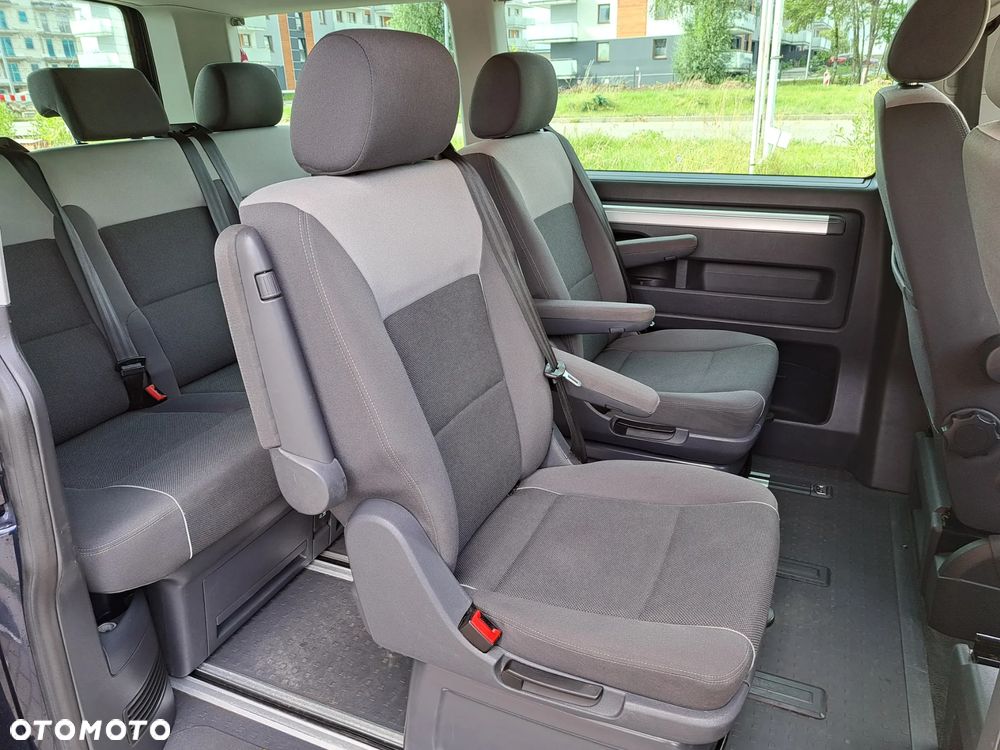 Volkswagen Multivan - 28