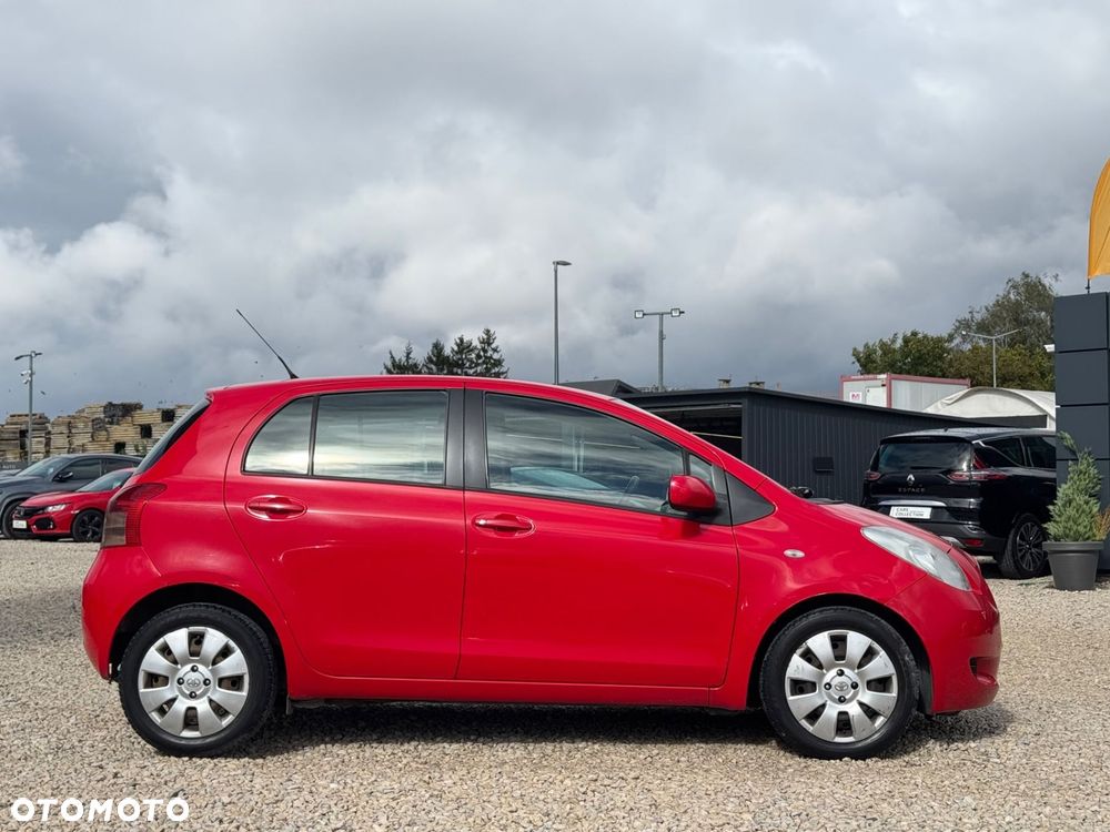 Toyota Yaris 1.3 - 3
