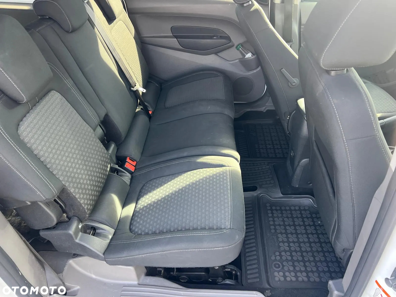 Ford Transit Connect - 8