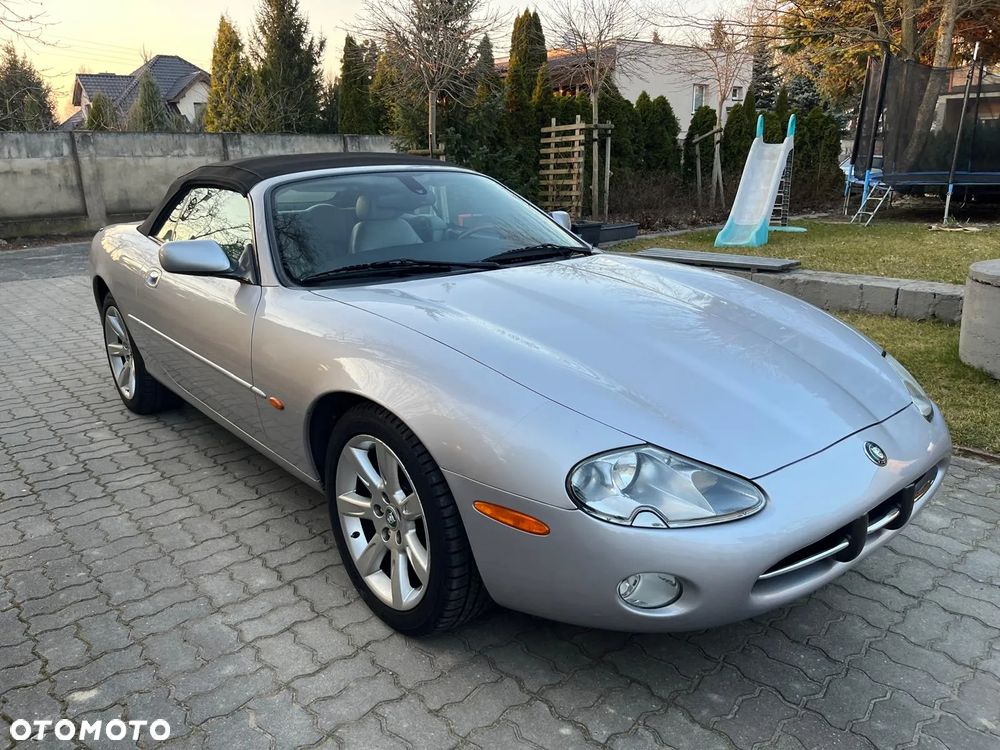 Jaguar XK8 Cabriolet - 10