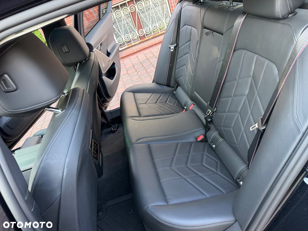 BMW Seria 5 520d xDrive mHEV M Sport - 16