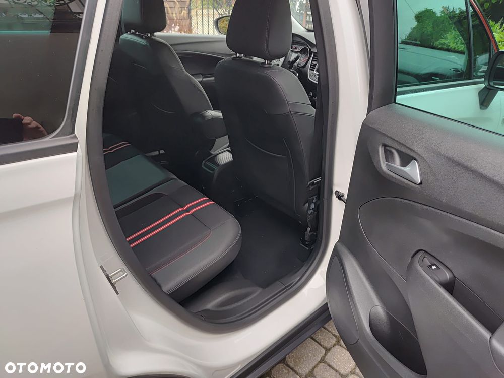 Opel Crossland X 1.2 T Design Line S&S - 10