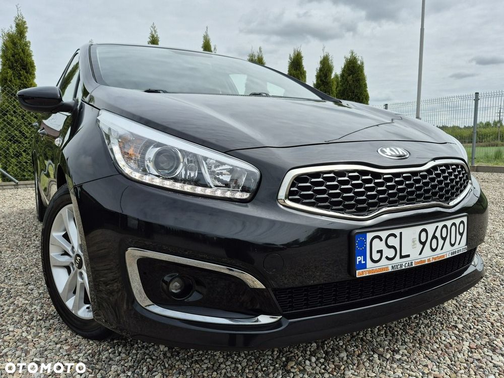 Kia Ceed - 38