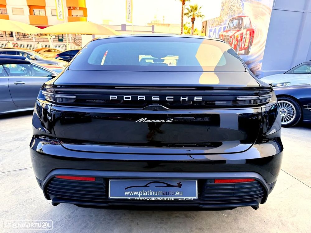 Porsche Macan Electric 4 - 5