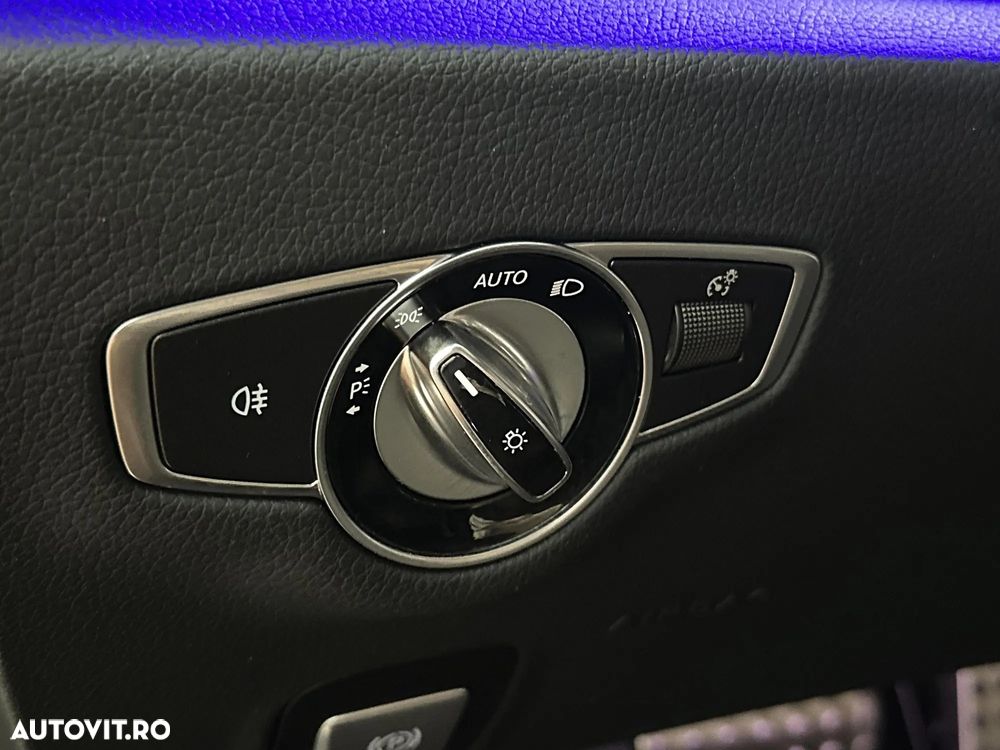 Mercedes-Benz E 400 Coupe 4MATIC Aut. - 12
