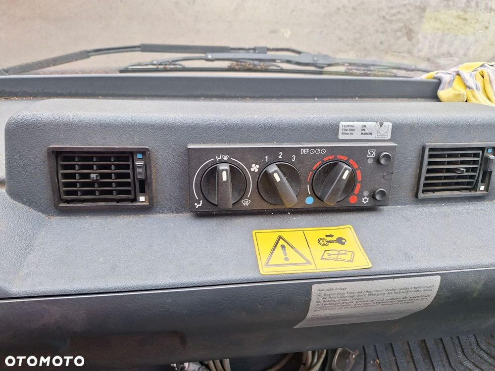 Versalift Unimog U400 4X4+ Stratos B30 24 Valn + Shmidt Kl V32 - 28