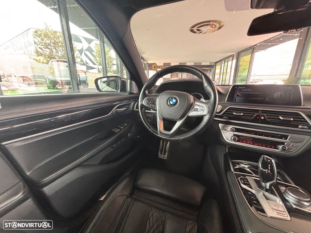 BMW 750 d xDrive Pack M - 10