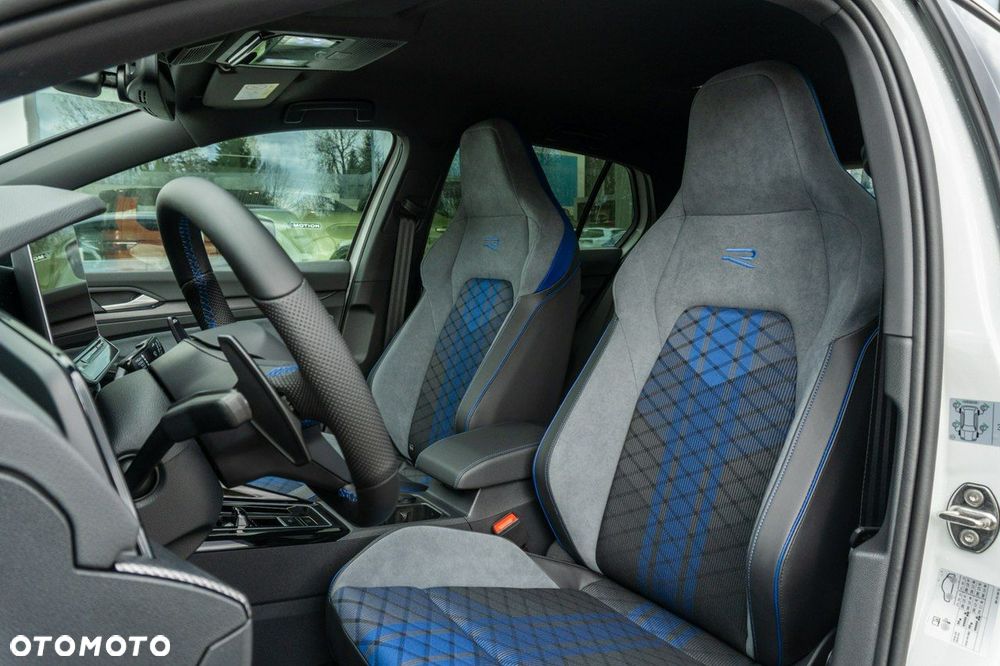 Volkswagen Golf - 22