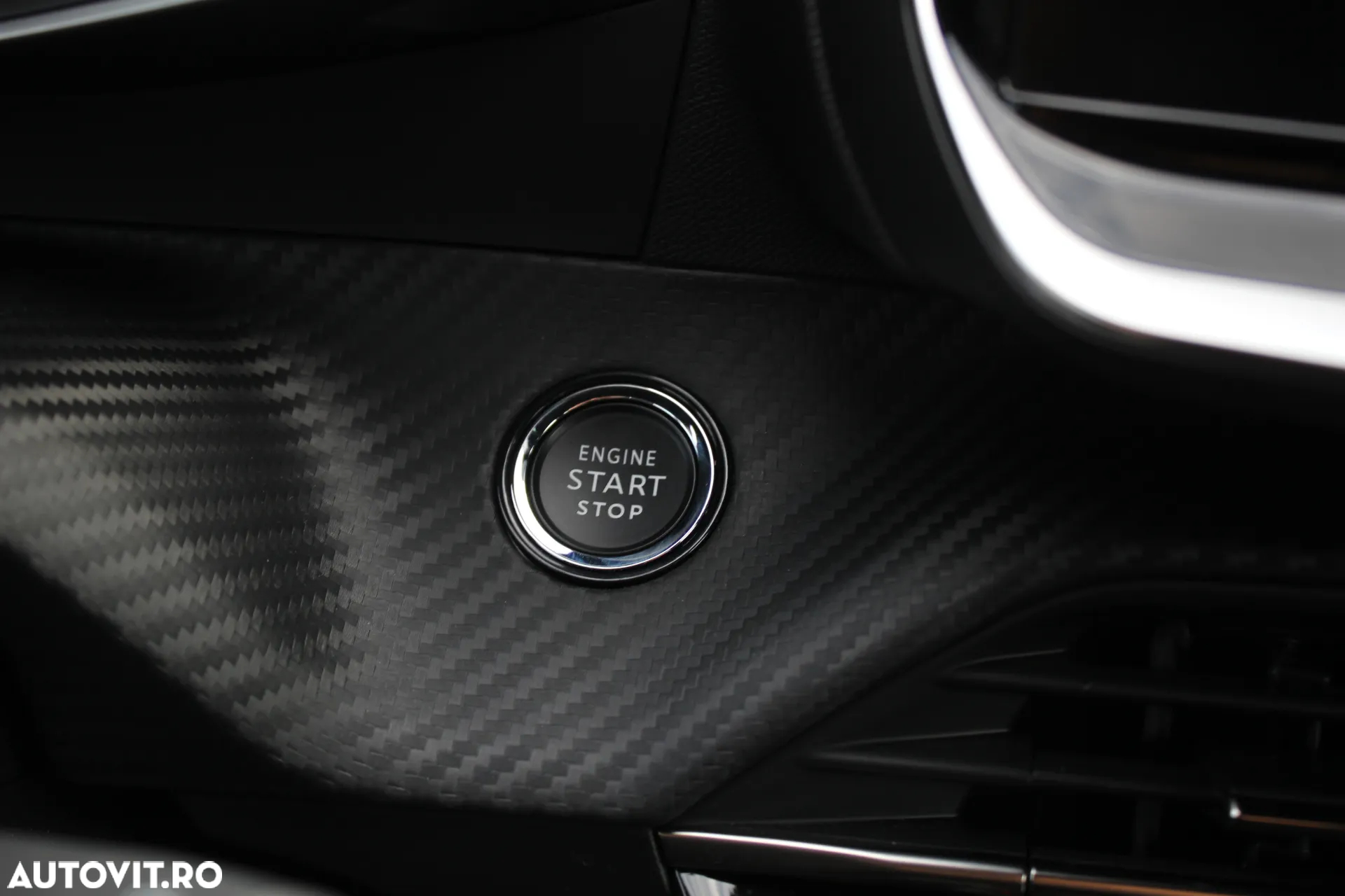 Peugeot 208 e-208 GT-Line - 10