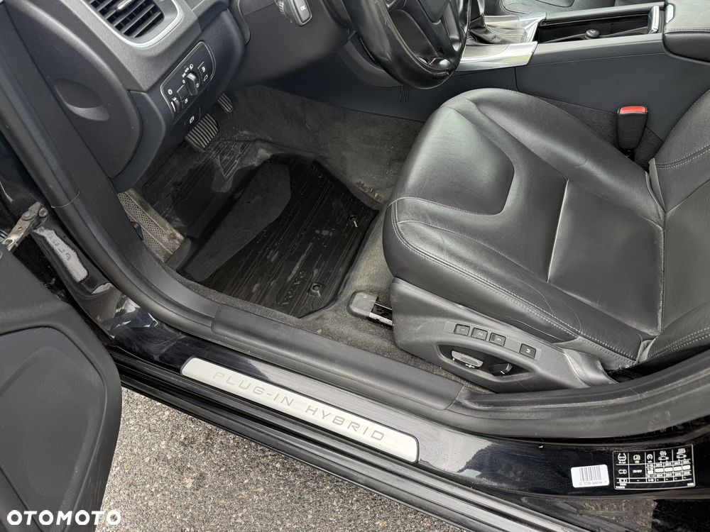 Volvo V60 D6 AWD Plug-in Hybrid Summum - 9