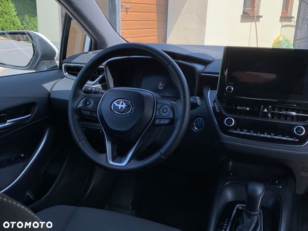 Toyota Corolla 1.8 Hybrid Comfort - 23