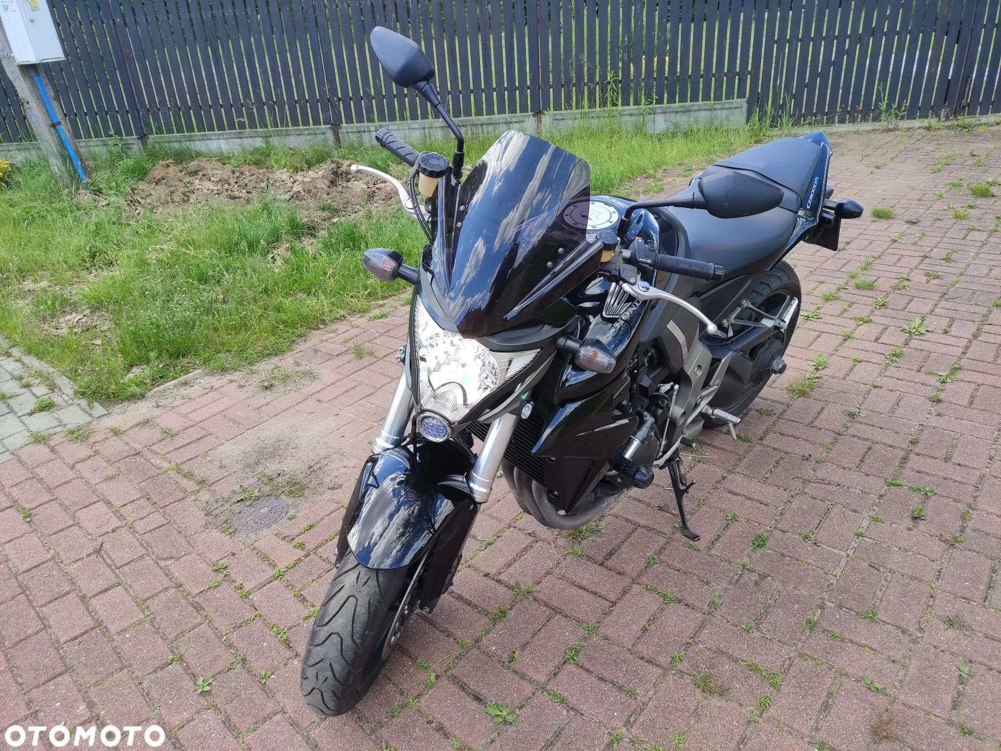 Honda CB - 1