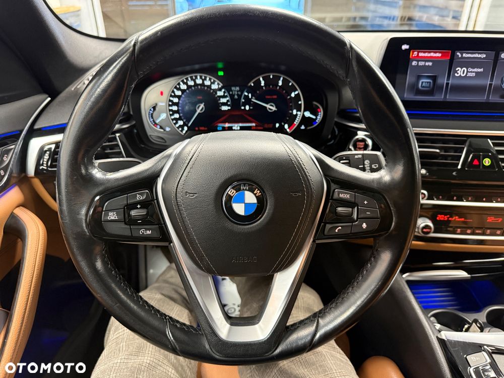 BMW Seria 5 520d Luxury Line sport - 14